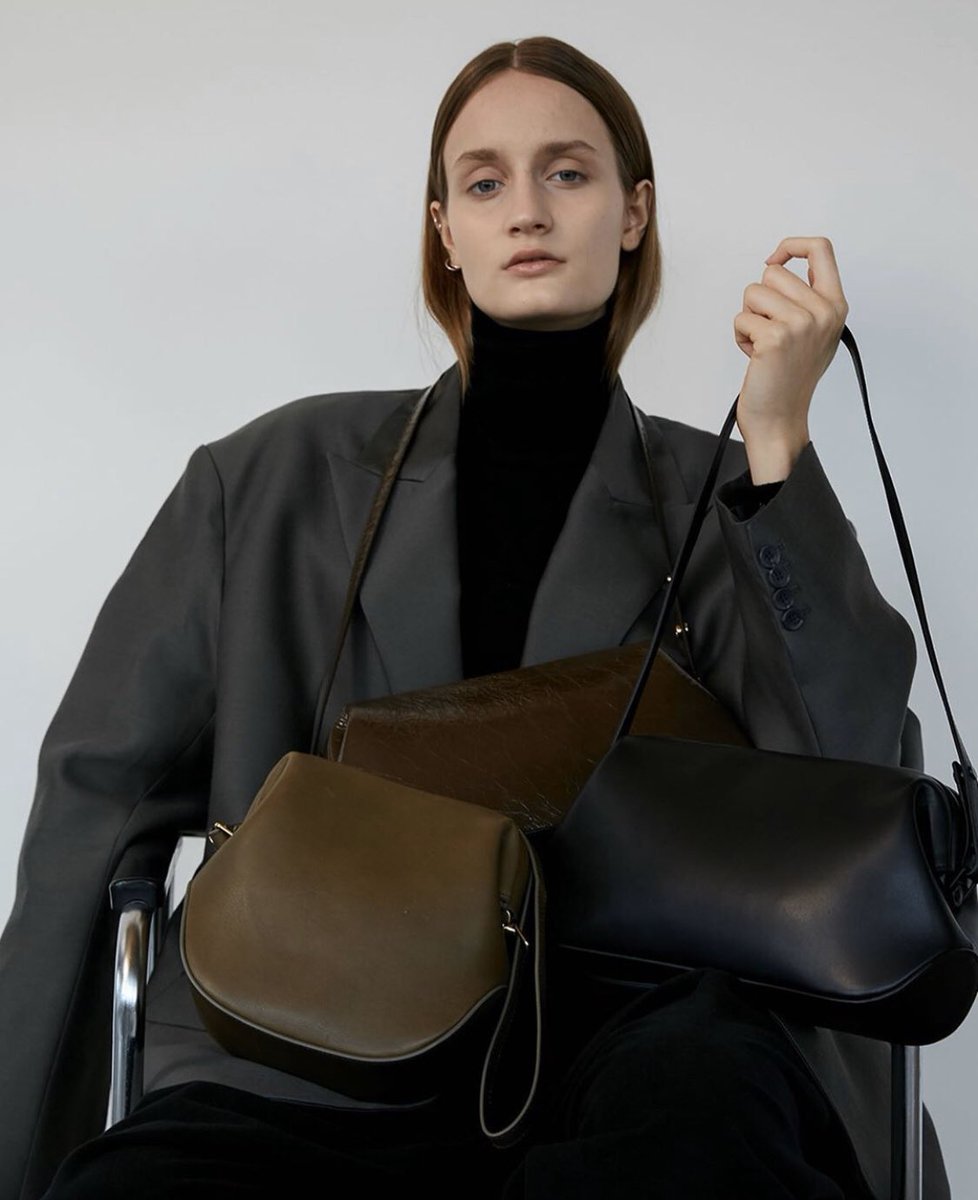 ট ইট র 八月 韓国発のバッグブランドosoiはクリーンでミニマルなデザインが持ち味 価格帯は2万円台後半 三万円台後半 3 3 3 16までsteven Alan新宿でポップアップストアをオープン T Co Bryarfococ T Co 6juxrjnmwk T Co