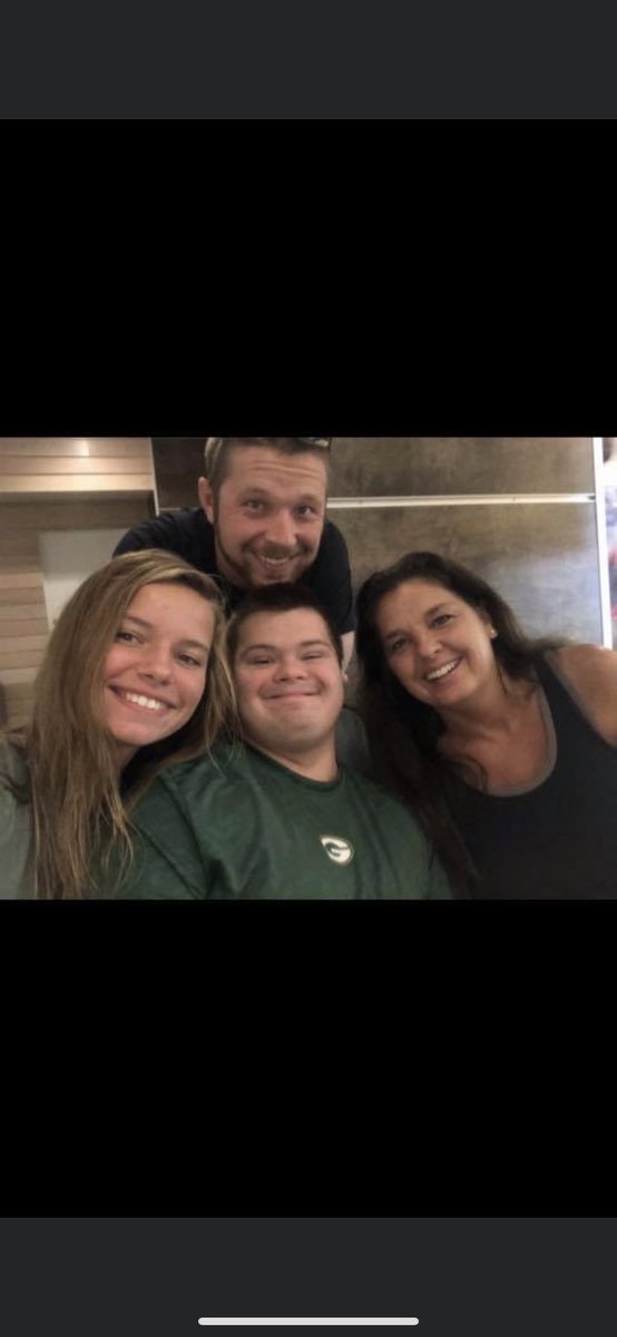 BatcherJustin's tweet image. Happy Birthday to the best mom to ever live! I hope you have a great Birthday today and can’t wait to celebrate soon! I love you mom! Xoxoxo