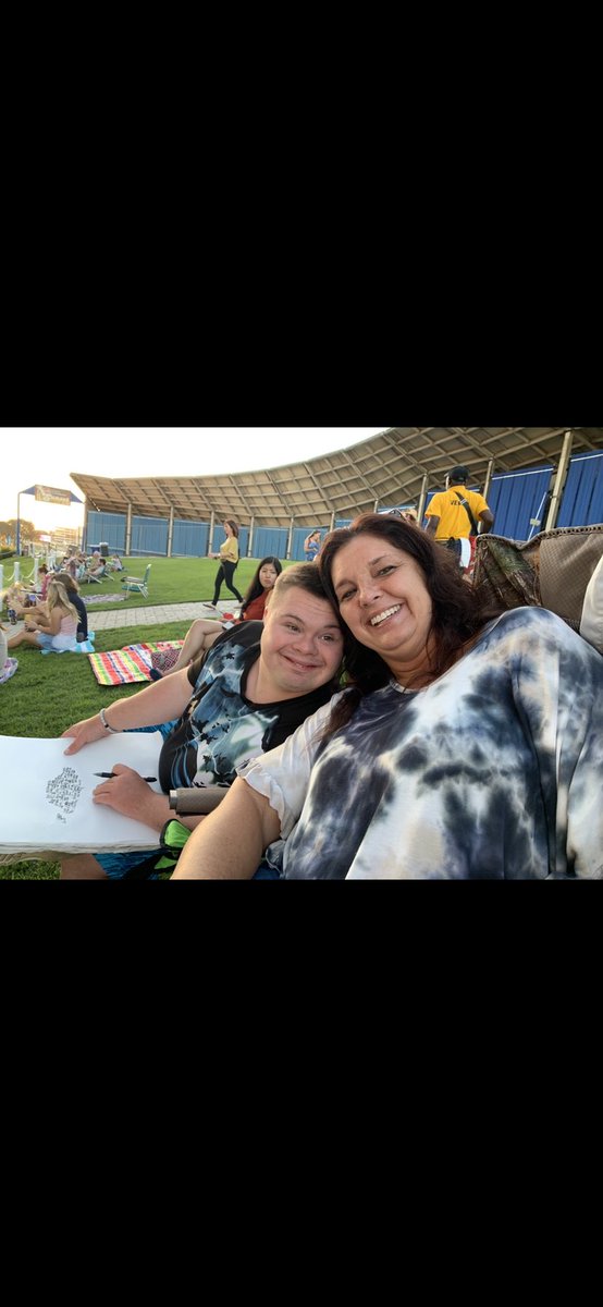 BatcherJustin's tweet image. Happy Birthday to the best mom to ever live! I hope you have a great Birthday today and can’t wait to celebrate soon! I love you mom! Xoxoxo