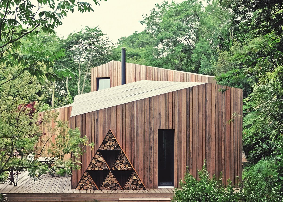 espritmedialtd's tweet image. Check out Parker &amp;amp; Coop&apos;s feature in @MyHomebuilding April 2020 issue! Beautifully #handcrafted log storage, adding sophistication to match your newly built contemporary home. Available in rusty steel, powder-coated aluminium or a bespoke finish! #logstorage #firewood