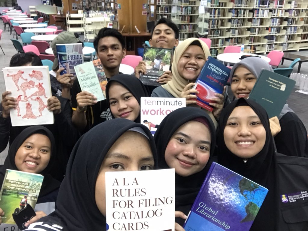 Alisnats_'s tweet photo. membaca amalan mulia ❤️ #bacadarihati
#uitmpitarpp
#fpmdihatiku
#magimka2020 https://t.co/dzYZGkdJBb