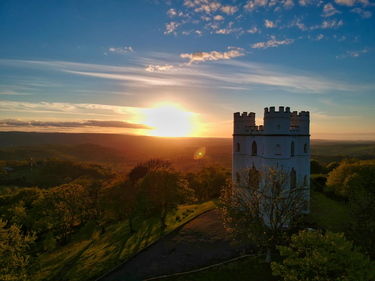 ReadyCampUK's tweet photo. Whether you fancy getting up close and personal with crumbling castles or climbing up ancient towers you’re sure to find your perfect city break. https://t.co/GEs56nLhMR https://t.co/TgrAdZb2LY