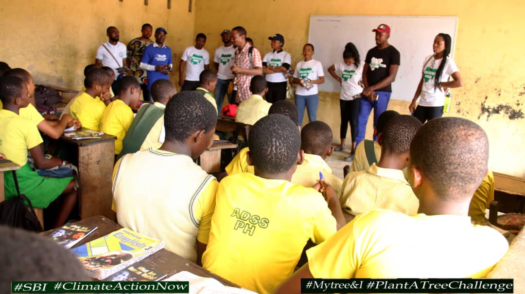 Can't stop educating  our leaders of tomorrow the importance of 🌳 planting.
<a href="/myEmyWEALTH/">#TheECOPLEDGE</a> <a href="/Abjay15/">Abjay</a> <a href="/Dominica_una/">Dominica Una</a>  <a href="/humanitarian_bs/">Baliqees Salaudeen-Ibrahim</a> <a href="/climatewed/">ICCDI AFRICA</a> <a href="/FMEnvng/">Environment Ministry</a> <a href="/UNDP/">UN Development</a>  <a href="/JameoMac/">JamesHarrison 🌍</a> <a href="/GreenPHCity2/">GreenPHCity 🌍🌱🌴💚</a>
<a href="/KaoHua3/">Ola</a> 
#ClimateAction
#WomenInClimateAction
#MyTreeANDI 
Credit to <a href="/sbi_initiative/">Sustainable Builders Initiative</a>