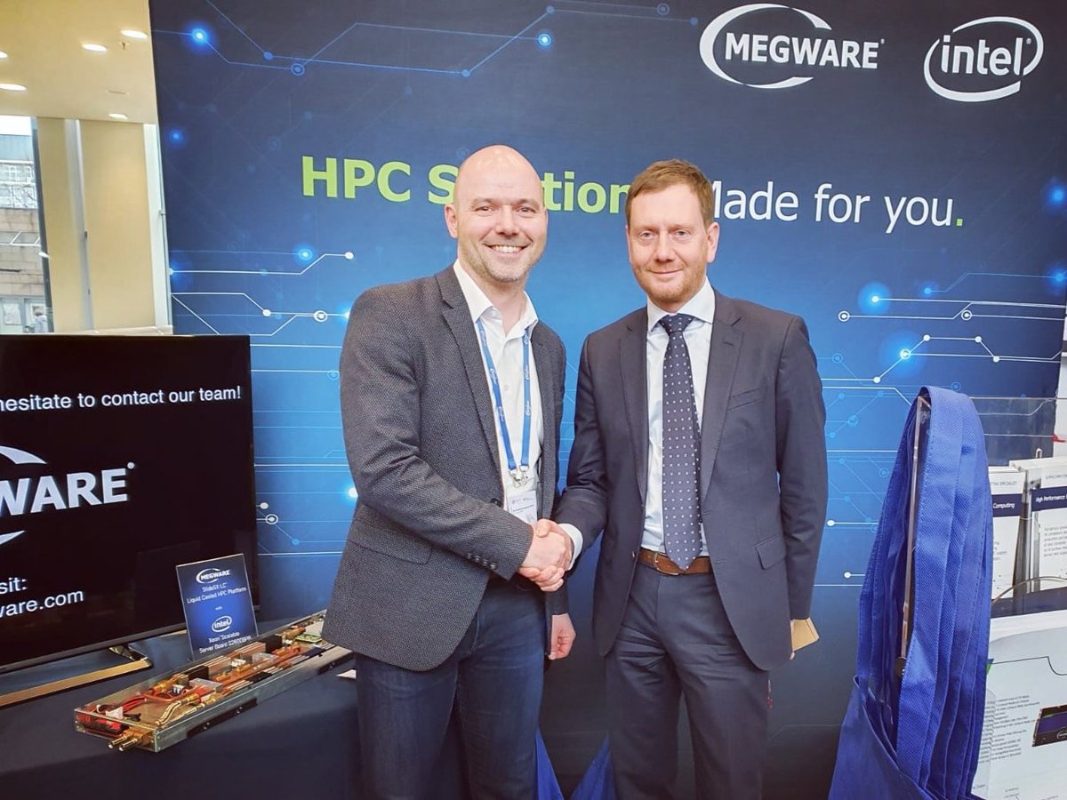 MegwareComputer's tweet image. Proud to welcome the prime minister of #Saxony #michaelkretschmer at our #ZKI booth to discuss future topics of high energy efficient #computing.
#MEGWARE #HPC #liquidcooling #Leipzig #universitätleipzig #intel #AMD