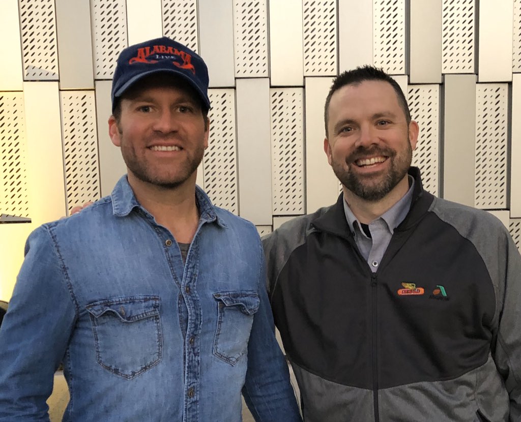 Thanks to @ClintBowyer and @DrakeWhite for making this year’s @Asgrow_DEKALB Best in Field Awards an incredible evening! #bestinfield #agtwitter