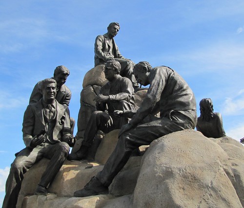 Happy Birthday, John Steinbeck! 

Steinbeck was a crucial influence to Monterey Bay's culture. Check out our episode about Cannery Row, 'Cyclical Row', wherever you get your podcasts. 

Image via: flickr.com/photos/seemont…