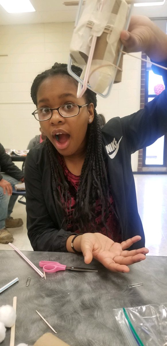 MichelleLMan's tweet photo. Highlight of my daughter’s day...Donuts with dad and a little engineering project. It’s so important to bridge relationships between school, home, and community. #stakeholders @arrowheadmiddle #kckpsstudentsfirst @foustc https://t.co/Z1Wmis09qR