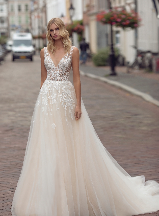 attirebridal's tweet image. We&apos;re very excited about the latest #weddingdress 2021 collection from @modecabridal . 

That&apos;s right, they will be exclusively unveiling the 2021 #ModecaBridal, Le Papillon by Modeca and #CurvesbyModeca collections at Bridal Event #Amsterdam this March. attirebridal.com/news/14592/wed…