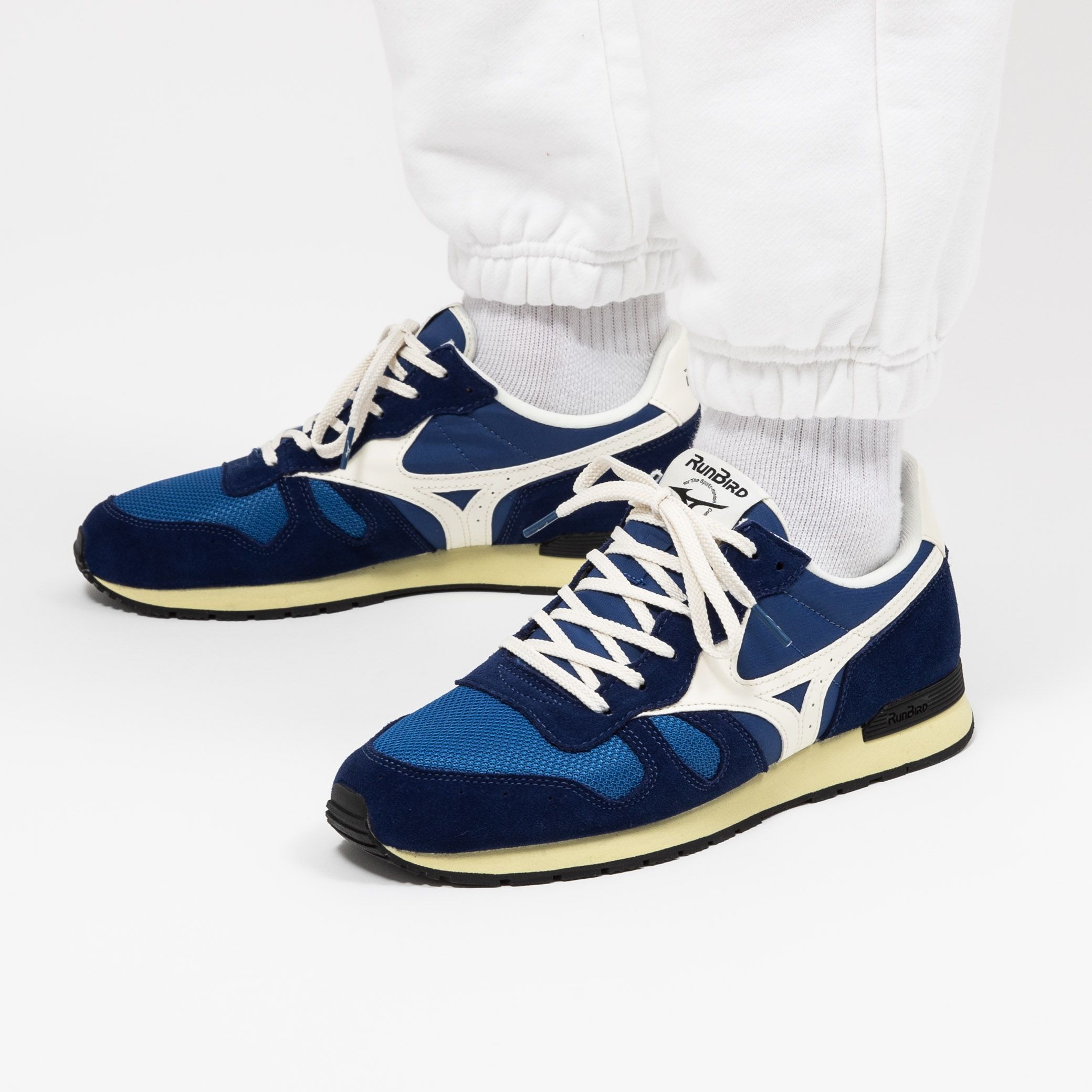 Mizuno running deals bird logo Mizuno running deals bird logo