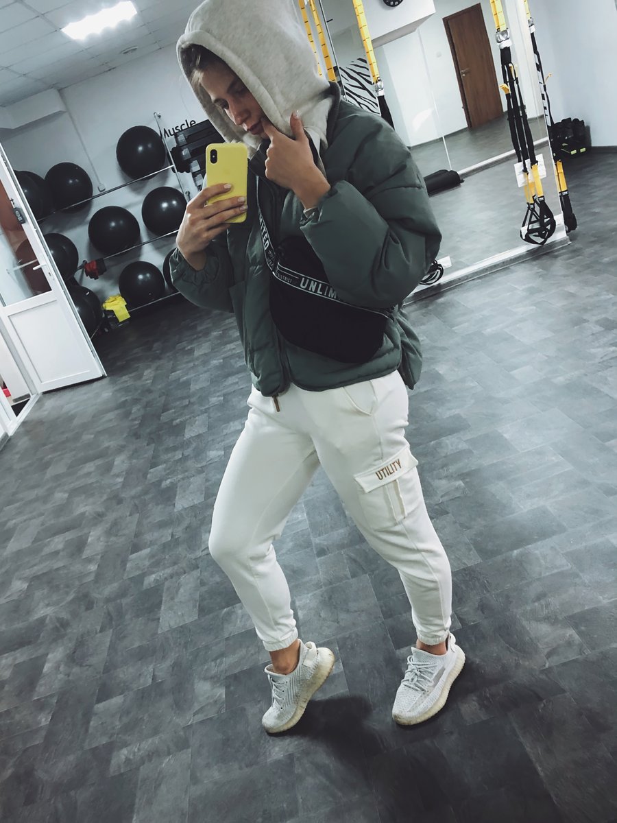 firmflexing's tweet photo. Packed. #winterwear #warmclothes #warmandcozy #warm #muscularcalves #hoodyseason #hoody #hoodieseason #hoodies #hoodie #gymlife #gymislife #gymhoodies #gymhoodie #gymgoals #gymgirls #gymfreaks #gymbabe #gymaholic #gymaddict #gym #coldankles #calvesfordays #calves #atthegym #ankle https://t.co/sYIMUvF0nF