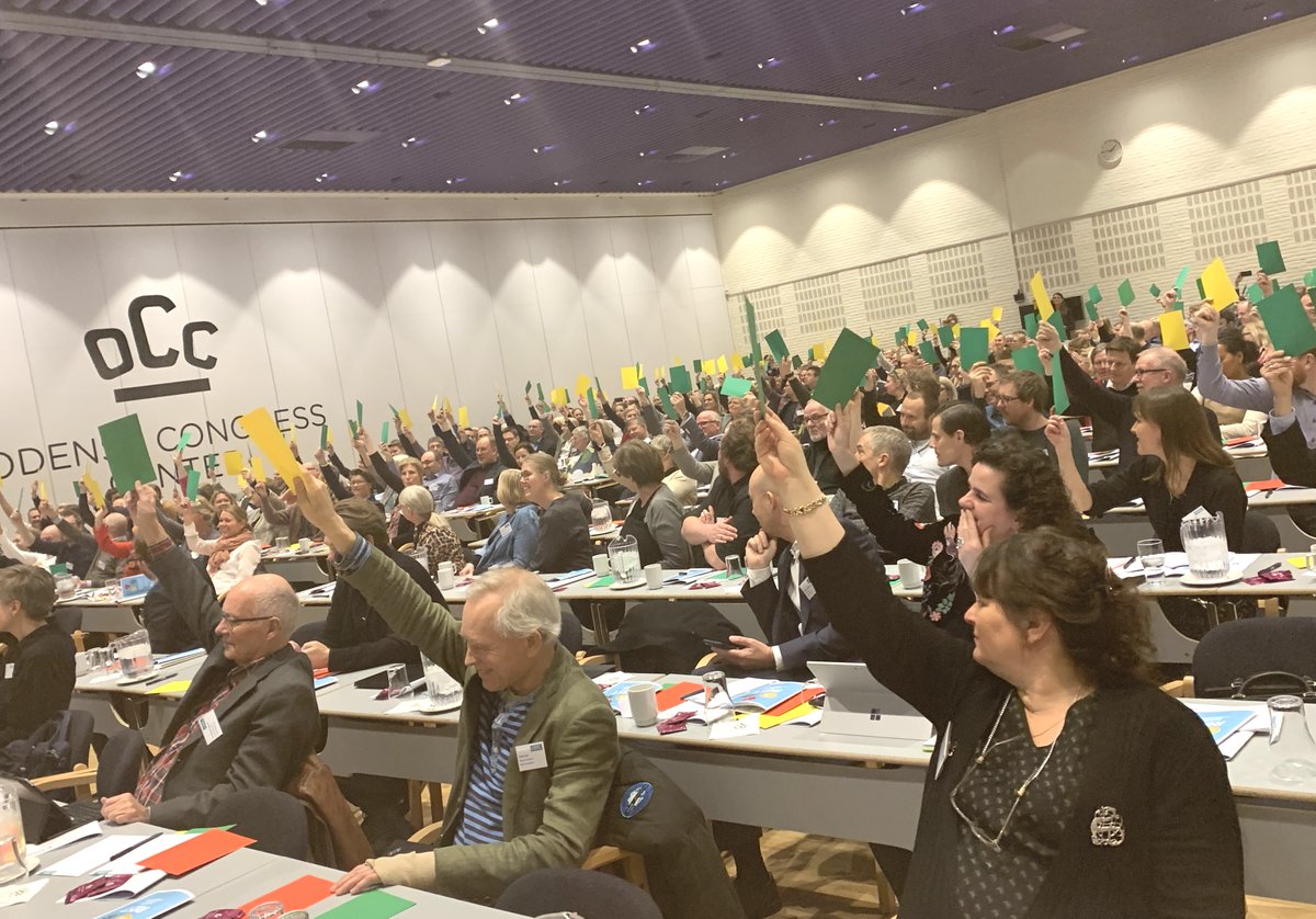 regionerne's tweet photo. Løvens hule 🦁 for regionale initiativer er i fuld gang på #RØST. Hvad er så god en idé, at den potentielt skal udbredes til de andre regioner? Her er dommen over Den Intelligente Forsendelseskasse fra @Reg_Nord #sundpol https://t.co/1yN3VXTD0G