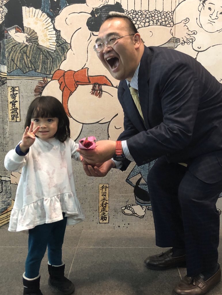 pppy_o's tweet photo. #こんな時だから相撲で癒されるしかない
こんな可愛い親方存在していいのか!!!! https://t.co/bGccZmr9kU