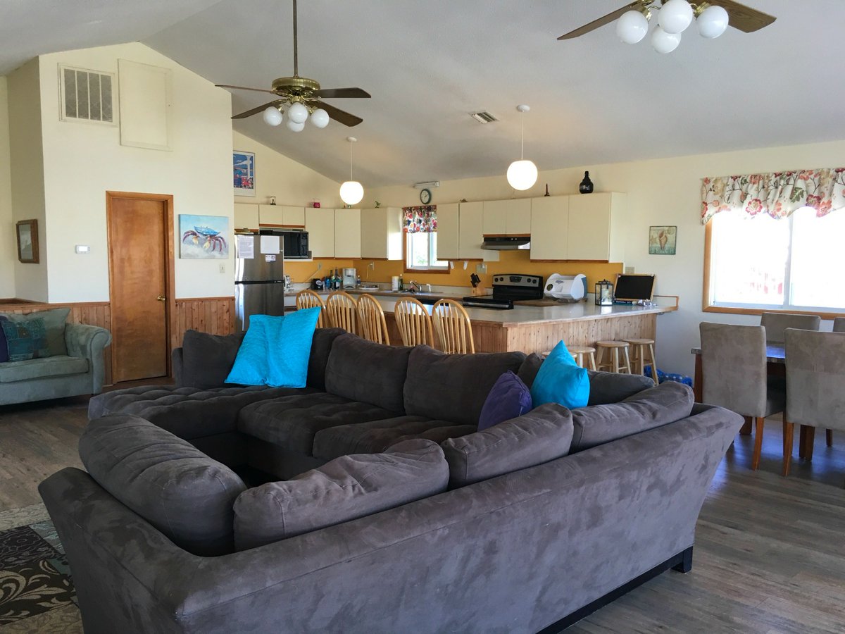 AtlanticRealOBX's tweet photo. Private Pool -- Check
Hot Tub -- Check
Pet Friendly -- Check
The Kaerolla Dawn has everything you need for a fantastic OBX vacation. https://t.co/MTuWGiNv2U #petsallowed #beachhouse #corollaNC #visitnc #beachvacation #summer #oceanside #bellsandwhistles #familyfun #funnsun https://t.co/Y1pLRLAIVL