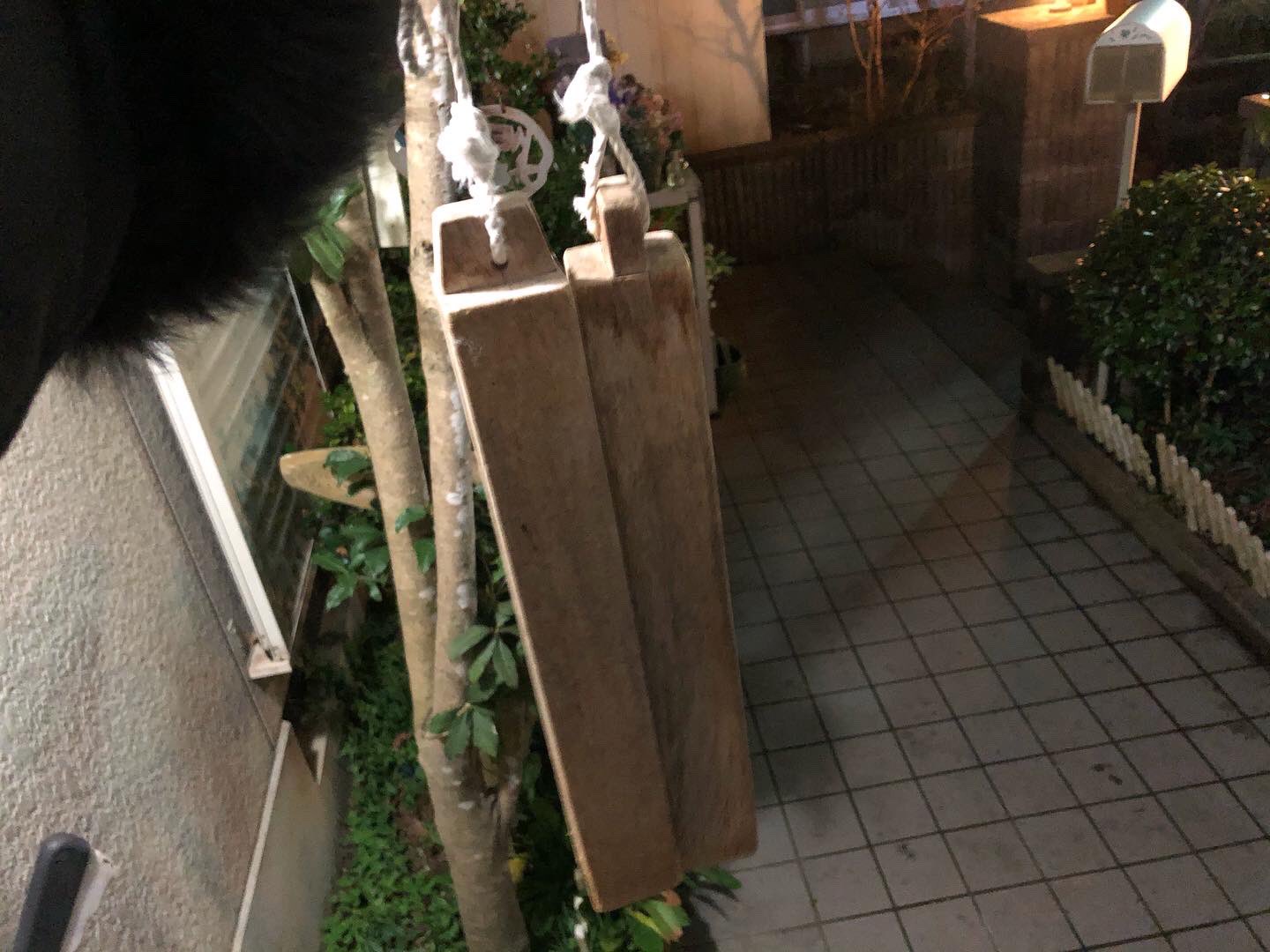 ユミリン 元ブライダルコーディネーター これな んだ 火の用心の拍子木だよ ウチの地区にはまだあります ここに来て30年くらいなるんだけど 未だに鳴らし方のリズムが掴めず 笑っ 火の用心 拍子木 カチカチ リズム掴めない 取り敢えず回る ユミリン 元ブライダルコーディネーター これな んだ 火の用心の拍子木だよ ウチの地区にはまだあります ここに来て30年くらいなるんだけど 未だに鳴らし方のリズムが掴めず 笑っ 火の用心 拍子木 カチカチ リズム掴めない 取り敢えず回る
