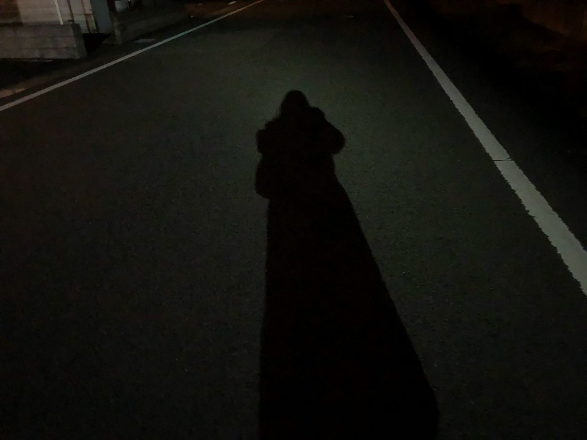 ユミリン 元ブライダルコーディネーター これな んだ 火の用心の拍子木だよ ウチの地区にはまだあります ここに来て30年くらいなるんだけど 未だに鳴らし方のリズムが掴めず 笑っ 火の用心 拍子木 カチカチ リズム掴めない 取り敢えず回る