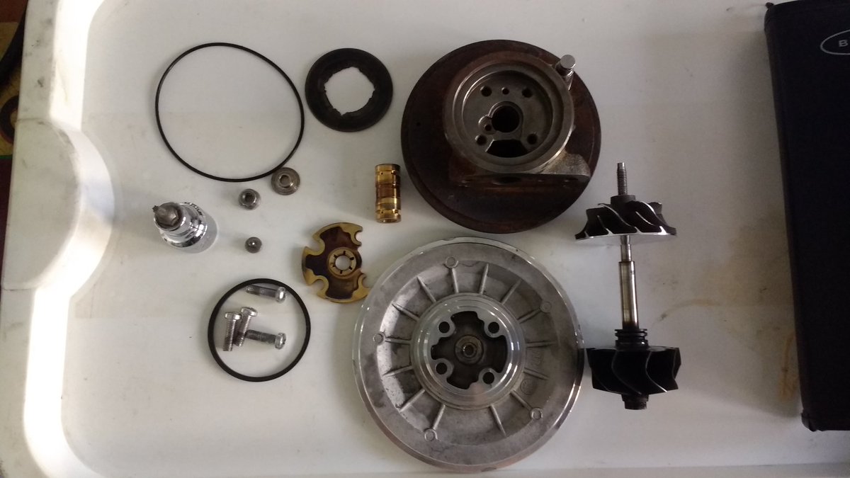 TK42138's tweet photo. Those that know me know that I like to know why components on cars fail. This is the old turbo from my 05 Nissan Xtrail DCi. Will be going all 'CSI' autopsy mode with a microscope and the borescope to have a closer look. #Turbowear #Turboautopsy #NissanXtrail https://t.co/0SPIxLQF59