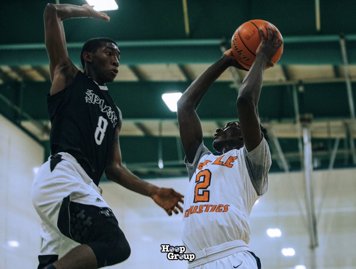 coach_clai's tweet photo. One of the most athletic players in the 757, finished his HS career last night. What a meteoric raise! Last year this time zero offers to more then 12! Hell of a year! Congrats and canβt wait to watch you on the college floor next year! #TeamPUSH https://t.co/i5rXJAcIDK