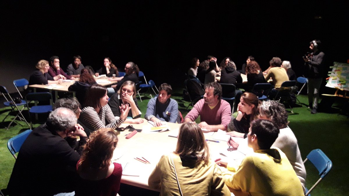 ineditviable's tweet photo. Per què els nois i les noies deixen d’anar al teatre a partir dels 9 anys? Un privilegi debatre amb @lasalateatre i tots els sectors implicats en el marc del projecte #toGOorNOTtoGO https://t.co/WeclscRWGl