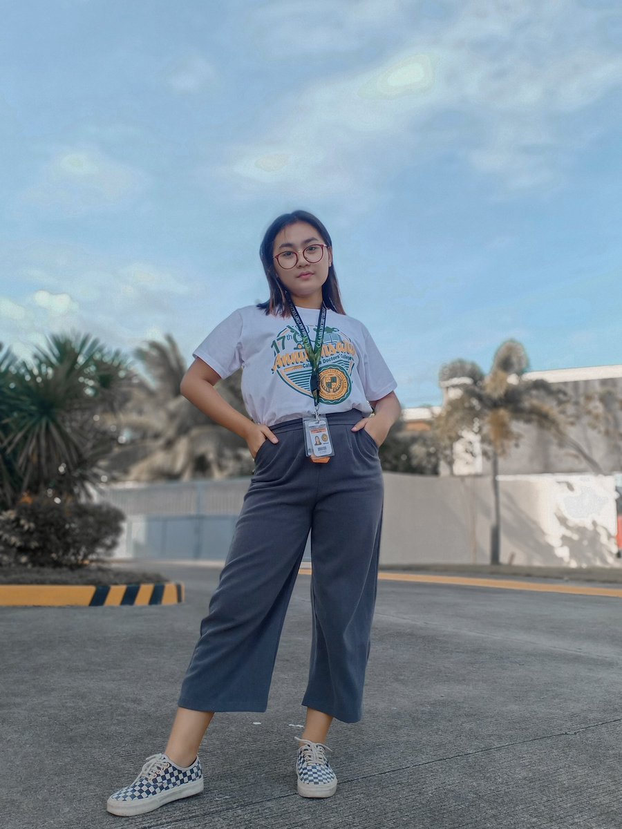 hbaricanosa_'s tweet photo. Maraming salamat po sa mama ko sa pagpapahiram ng kanyang square pants, maraming salamat din sa aking kapatid sa pagpapahiram ng kanyang sapatos π€£
HAHAHAHAHA #taghiram #taghirap https://t.co/mbLBM3ecag