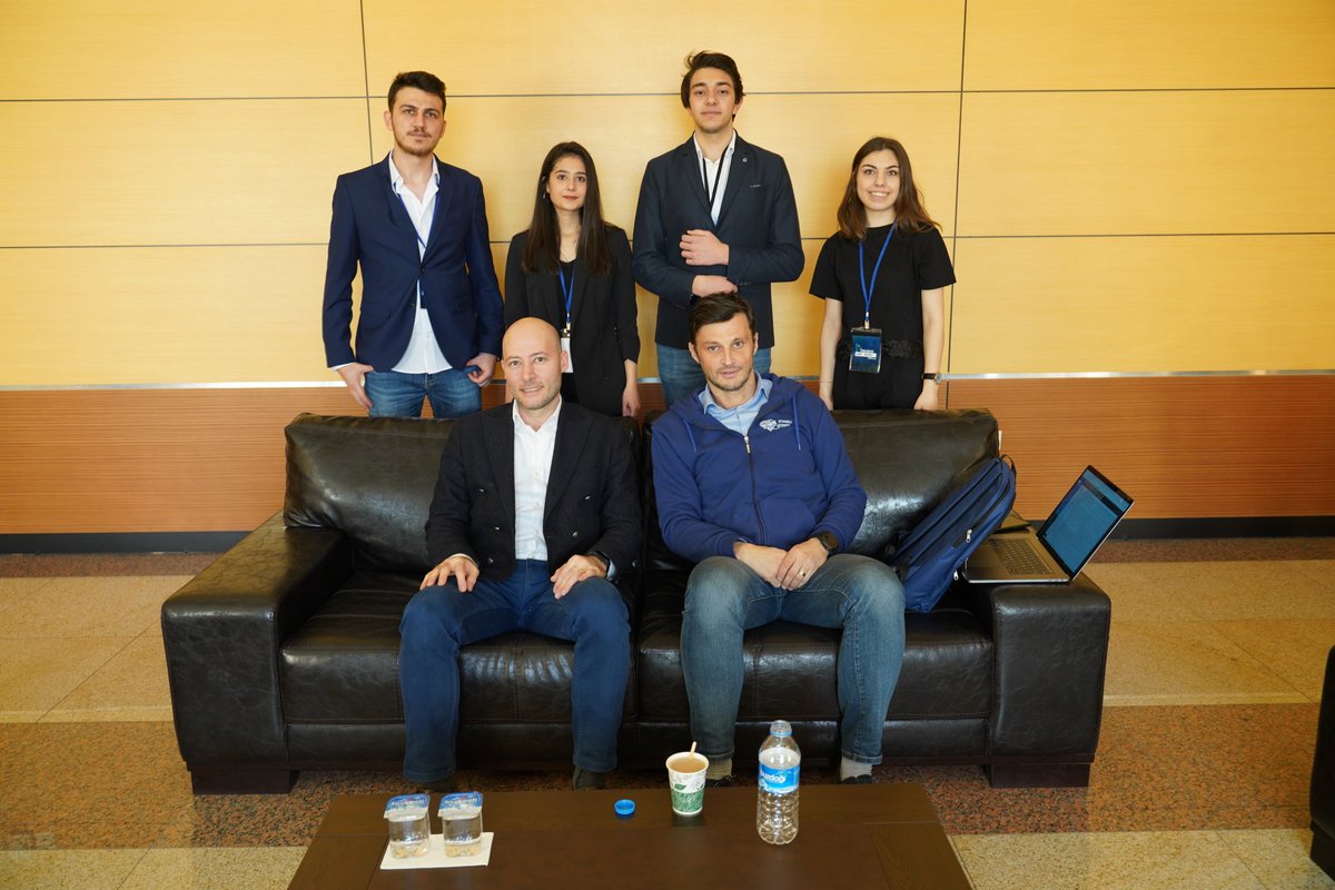 btsakarya's tweet photo. Yapay Zeka Zirvesi'20 Etkinliğimizde bizimle birlikte olan Ali Sermet Taşdöğen ve Zekeriya Beşiroğlu başta olmak üzere katılan herkese teşekkür ederiz. Bir sonraki etkinliklerimizde görüşmek üzere 👨‍💻🎆

#sauBt #bilgisayar #YapayZeka https://t.co/RowKBTW6F8