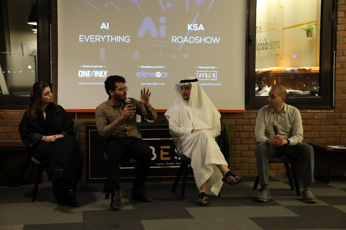 eleva8or_tweets's tweet photo. Great event and deep #technology discussions last night at @vibesoffices as part of the @AIEverything1 roadshow in #Jeddah, thanks to all awesome attendees! 

@ulink0 @LogtaApp https://t.co/ZScEHySj3r