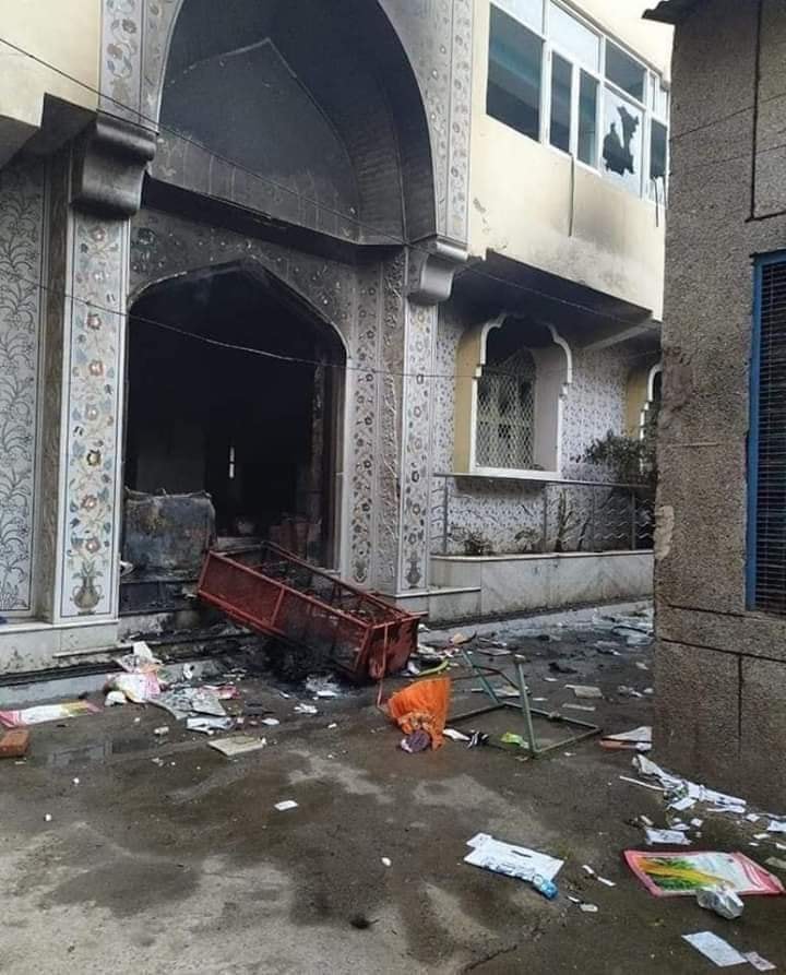 TweetIslamik's tweet photo. Apabila non-Muslim duduk di dalam komuniti atau masyarakat majoritinya muslim, mereka hidup aman damai. Bahkan boleh beribadat dan membina tempat ibadat mereka. https://t.co/aHNyd9exZj