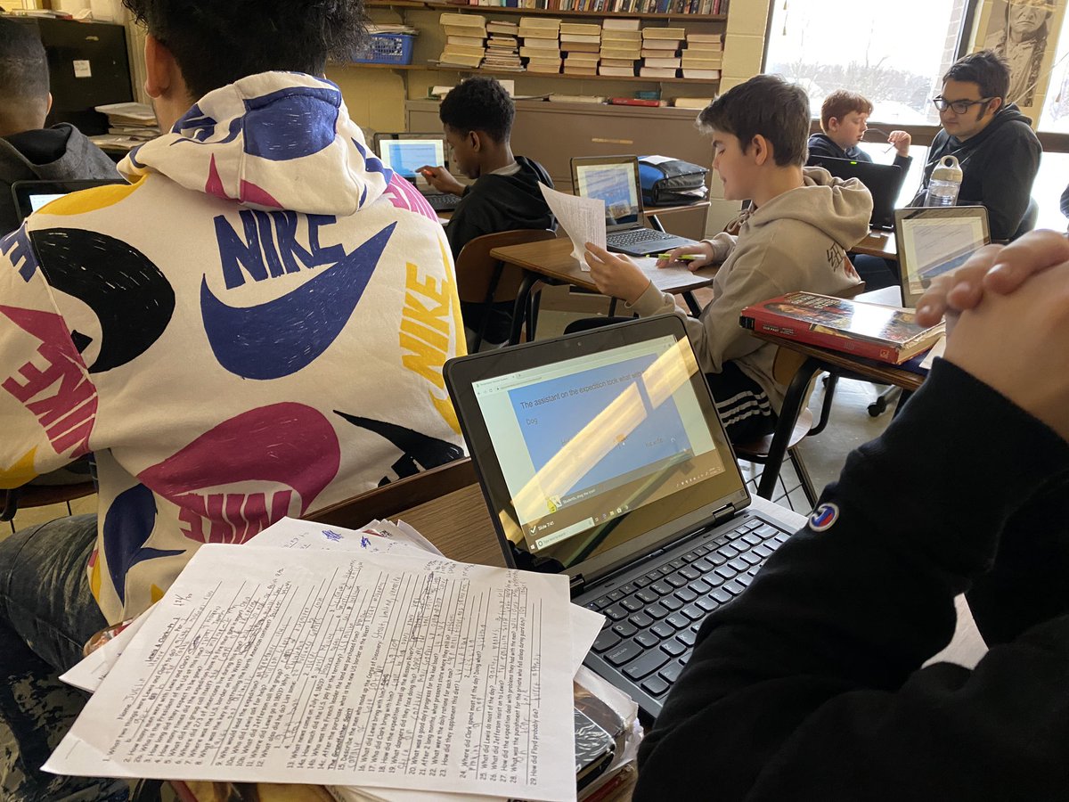 MatTechEd's tweet photo. Saw some good #DayofDigitalLearning going on @eagles_bms!
If any other of my @FWCommSchools teachers or Tech Coordinators have pics to share, please tag me so I don’t miss them! #FWCSintegratED https://t.co/v58BmKqQ4V