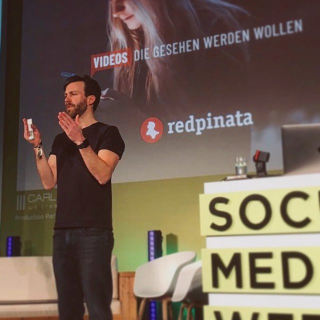 KimDormann's tweet photo. Was kostet eigentlich Video? Das war die Frage die ich gestern auf der @smwhamburg versucht habe zu beantworten. 🙏🏼 ich hoffe ich konnte ein wenig dazu inspirieren den nächsten eigenen Step für erfolgreichen #videocontent zu denken und Ziel orientiert umzusetzen. #smwhh #smw https://t.co/GLD7J7FdFx