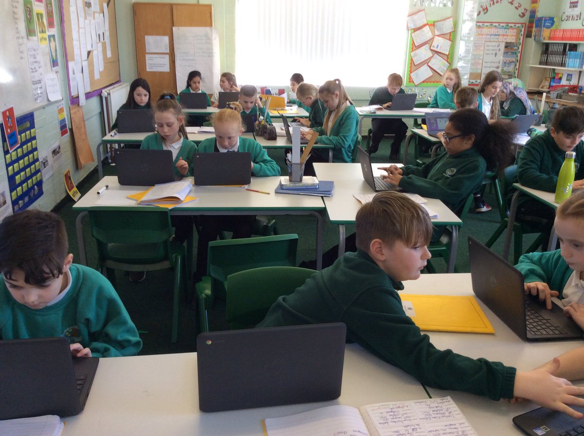Springwood_Prm's tweet image. #Springharlech are busy creating branching databases to sort and classify different Victorian inventors #springdcf