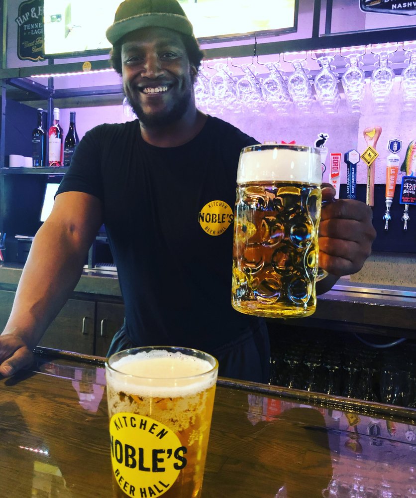 Come to Nobles Happy Hour today from 2pm-6pm: $2 Off Pints / $3 Off Steins / $4 House Wine / $5 Well Drinks
.
.
#NoblesKitchenAndBeerHall #NoblesKitchen #NashvilleBBQ #NashvilleSportsBar #EatNashville #BeerHall #CraftBeer #ForkYeah #NashvilleEats #NashvilleFoodie