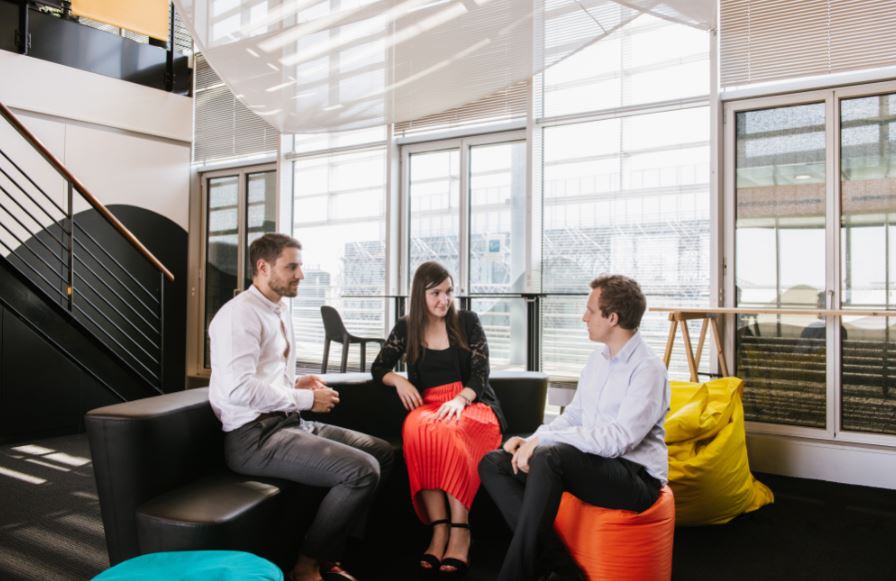 Marion GLC (@marion_glc) on Twitter photo #Recrutement #Emploi #Job On recrute un.e Chargé.e de #Communication / Programme Ambassadeur pour ma team chez <a href="/AccentureFrance/">Accenture France</a> ! Rejoignez le pôle #Marketing d'une super entreprise #tech ! cc <a href="/i4Emploi/">Collectif i4Emploi</a> >accntu.re/2T4n0Rj #Recrutement #Emploi #Job On recrute un.e Chargé.e de #Communication / Programme Ambassadeur pour ma team chez <a href="/AccentureFrance/">Accenture France</a> ! Rejoignez le pôle #Marketing d'une super entreprise #tech ! cc <a href="/i4Emploi/">Collectif i4Emploi</a> >accntu.re/2T4n0Rj