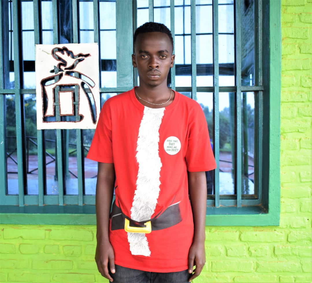Maison_Shalom's tweet photo. Deux jeunes #réfugiés #Burundi-ais de #Mahama ,Renoir K. et Modestin N. appuyés par @Maison_Shalom ont eu 100% à l'examen national de fin d'études secondaires. D'autres ont eu une note supérieure à 70%

@RefugeesRwanda @Refugees @Fondation_PGL @auroraprize_ @GbikpiRuth @ABC_RDBM https://t.co/QLsMhS15ZM
