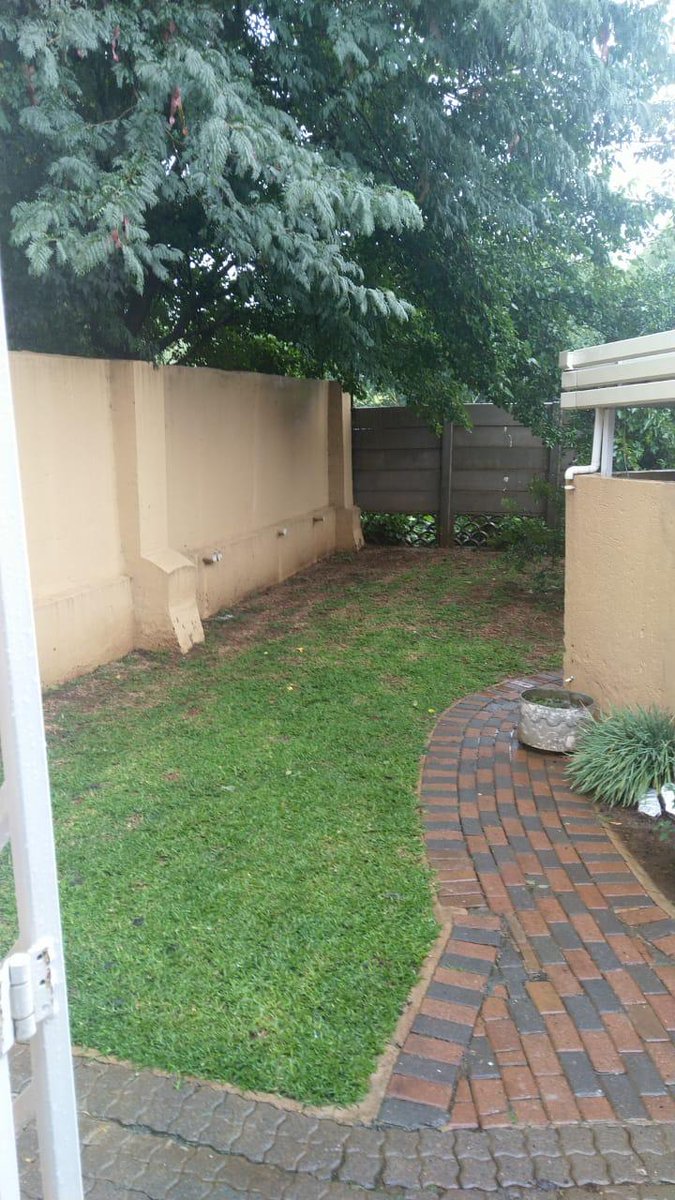 all_letting's tweet photo. A beautiful 1 bedroom unit with bathroom, kitchen and outside area.

Rent R4800
Deposit R7200
Water R150 per person
Prepaid elec
Pet friendly
Couples allowed but no more than 2.
One parking spot
Available for Occupation : 1 March 2020

24 Conzalves 
060.729.9427
#AllSpaceLetting https://t.co/nWRBPLXiVV