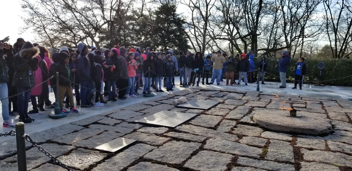 HunterLarnitha's tweet photo. Day 2 of the MSES 5th grade field begins with breakfast and Arlington Cemetery. #supercalifragilisticexpialidociousschoolyear https://t.co/GYFqdHKK5A