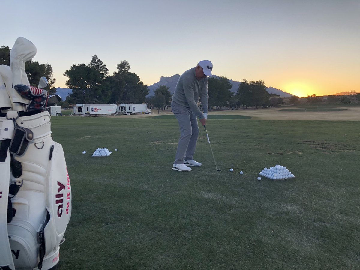As the sun comes up ⁦<a href="/OmearaGolf/">Mark O'Meara</a>⁩ is moments away from going live on ⁦<a href="/GCMorningDrive/">GCGolfToday</a>⁩ from the practice tee at ⁦<a href="/CologuardGolf/">Cologuard Classic by Exact Sciences</a>⁩ ⁦<a href="/GolfChannel/">Golf Channel</a>⁩ ⁦<a href="/GolfHallofFame/">Golf Hall of Fame</a>⁩