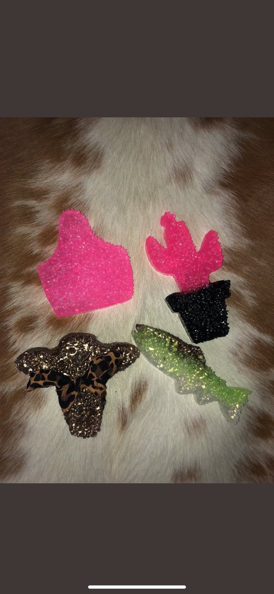CarSyds's tweet photo. GIVEAWAY TIME!! This will be a HUGE ONE! Like and retweet this photo and follow me for a chance to win 4 car scents!!!! Ends on 3/7🤩🤩 A simple retweet can help grow a small business so much 💛 https://t.co/SSQnRVDqSn