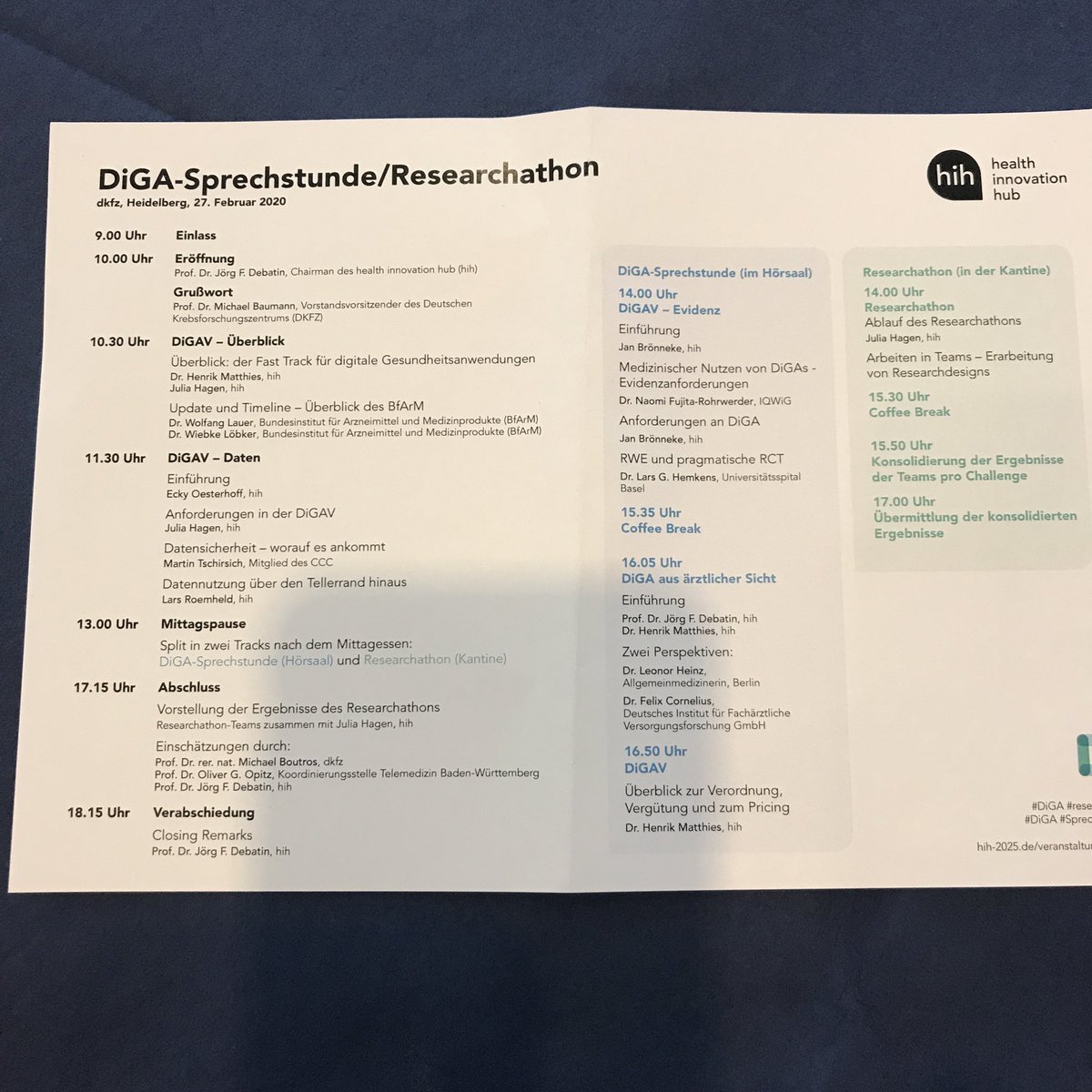 hih2025's tweet photo. Gleich geht es in die vorletzte Runde #DiGA #Sprechstd #Researchathon - draußen schneit es, drinnen sitzen keine Frisuren mehr - gutes Zeichen, gute Stimmung https://t.co/OP0u3HJF8D