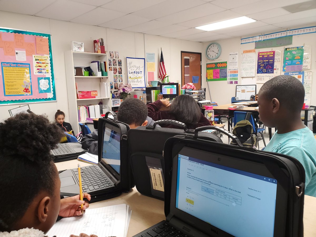 MrsJohnsonWHES's tweet photo. Using technology in small groups and for centers! @PrincipalD17 @Dolphinville #HokeDLDay #DLDay https://t.co/HqlKcnin9Z