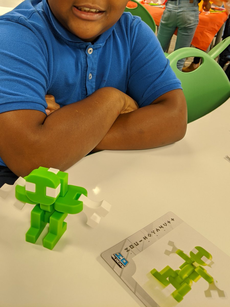 DLMediaCenter's tweet photo. Cool creations made at other stations throughout the maker fest station areas!  Seriously creative guys!!! @DLMediaCenter @DunleithES https://t.co/jc8Tu0Xd2d