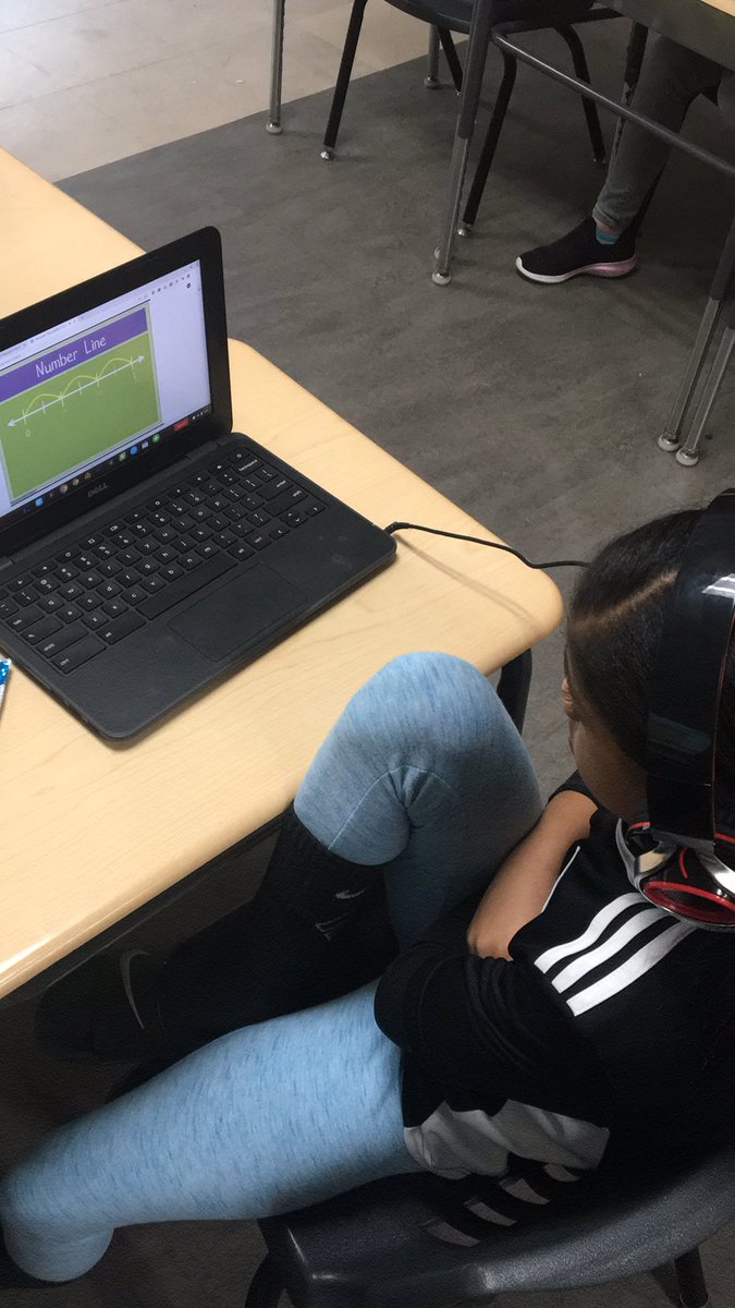 Learning about equivalent fractions using <a href="/nearpod/">Nearpod</a> on Digital Learning Day. @Fairmont_JCS #JCSDLD2020