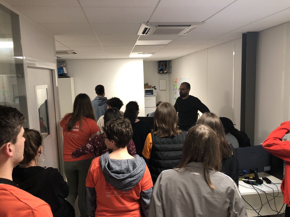 BFCnum's tweet image. #girlsRcoding visite de Hope rencontre avec les startups @AtsukeMobile @SweepinApps @vitavinum merci pour leur accueil 😊 donner envie aux filles de nous rejoindre!
@InformatiqueBP @alteca_ESN