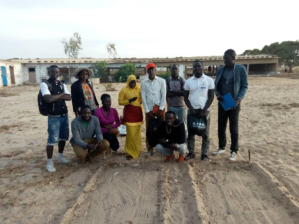 abaithiagro's tweet photo. #COMMUNIQUE

#Objet: Visite de site, accompagnement du G.I.E Koom Koom Agro par @abaithiagro

Cher(es) Agripreneur(e)s,

Abaïthi Africa AgroBusiness et les membres du Bureau Exécutif du #GIE Koom Koom Agro ont effectué une visite de site à Bayakh ce dimanche 09/02/2020. 
(1) https://t.co/VjWtiNac89