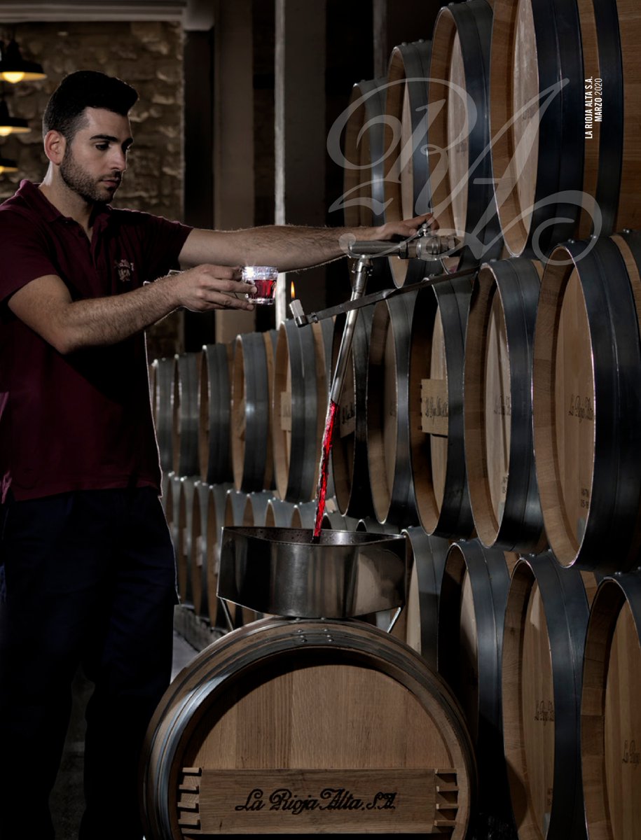 Ya estamos muy cerca de mandar a imprenta la nueva revista de <a href="/LaRiojaAltaSA/">Bodega La Rioja Alta, S.A.</a>. De momento, la portada: un homenaje a la trasiega de nuestros vinos a la luz de la vela. Puro arte retratado por <a href="/erredehierro/">erredehierro</a>