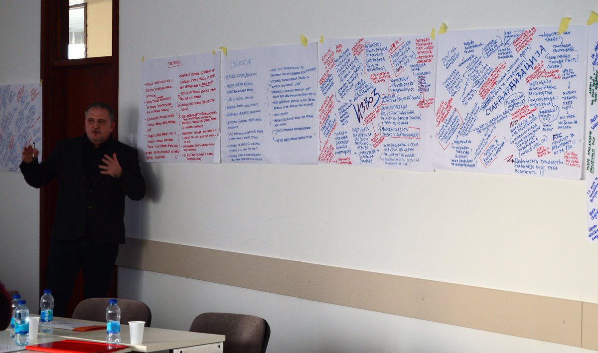 razvojna_Eda's tweet image. Some of the recommendations from the #SME #DevelopmentStrategy #RS workshop to improve vocational and business skills: include SMEs in the education system, improve practical classes, new professions (e.g. industrial design). #SBAinBIH @Sida @SwedenBiH @MKseeurope @OECDglobal