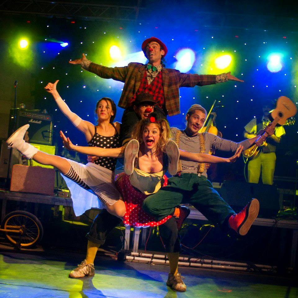 DestinationPIR's tweet photo. 🎭 CIRCO CACHIVACHE
📅 Σάββατο, 29 Φεβρουαρίου⁠
🕰 στις 11:00⁠
🚏 Δημοτικό Θέατρο Πειραιά
Απόκριες χωρίς ζογκλέρ και ακροβατικά.. δε γίνεται! ⁠
🎉 #apokriastonpirea #destinationpiraeus #destinationcarnival⁠ https://t.co/HLNr8av06n