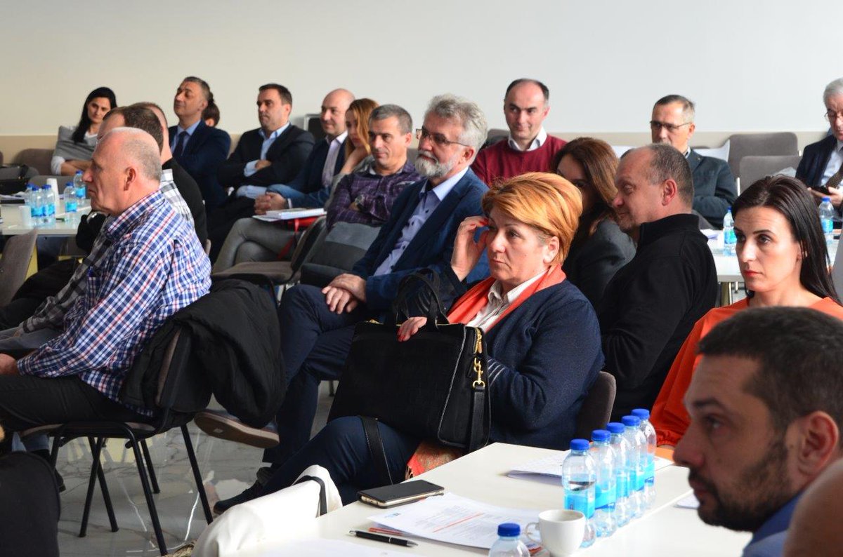 razvojna_Eda's tweet image. Some of the recommendations from the #SME #DevelopmentStrategy #RS workshop to improve vocational and business skills: include SMEs in the education system, improve practical classes, new professions (e.g. industrial design). #SBAinBIH @Sida @SwedenBiH @MKseeurope @OECDglobal