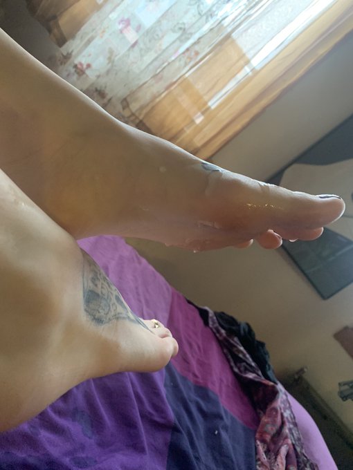 Join my @OnlyFans // to see the video of what&rsquo;s all over my toes.... #feet #footjob #palefeet #toes https://t<a class="tags" href="/tag/onlyfans">@onlyfans</a><a href="/tag/feet"class="tags"><span>#feet</span></a><a href="/tag/toes"class="tags"><span>#toes</span></a><a href="/tag/footjob"class="tags"><span>#footjob</span></a><a href="/tag/palefeet"class="tags"><span>#palefeet</span></a>