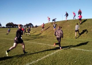 hncrl15's tweet image. You need to put in the hard work to reap the rewards, @hncrl15 have no options but to work hard under coach @tim_jones3. We pride ourselves on player development, work ethic and attitude in our sessions. #playwithasmile #RLdevelopment @huddnewcoll @CollegeRL @TheRFL