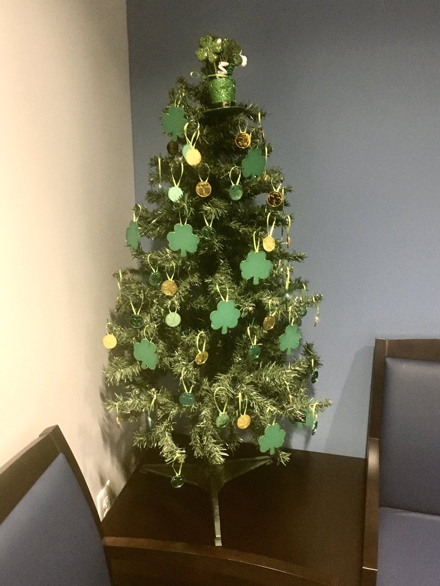 CanonRobRhodes's tweet image. Ok, then. #whatislent #stpatricksdaytree #whyweshouldrethinkartificialtrees