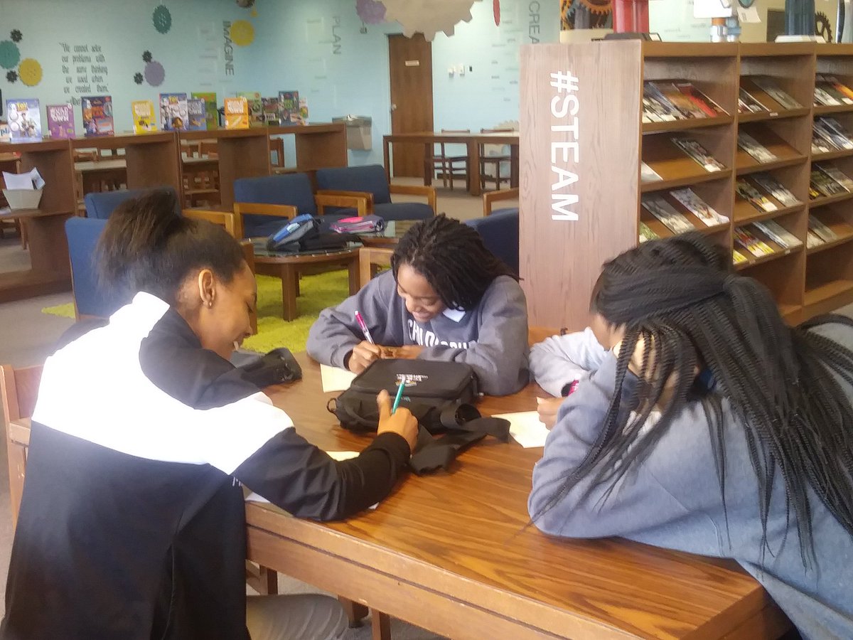 These future leaders are working on solving problems in technology today at CMS digital learning day. <a href="/TCBOE/">Talladega Co Schools</a> <a href="/jenajonescms/">Jena Jones</a> @AshleyGableCMS #DLDay